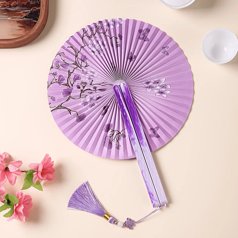 Ventaglio Pieghevole in Carta con Chiusura Magnetica, Manico Lungo con Nappe, Ventaglio Tascabile Portatile per Facile Trasporto - immagine 3