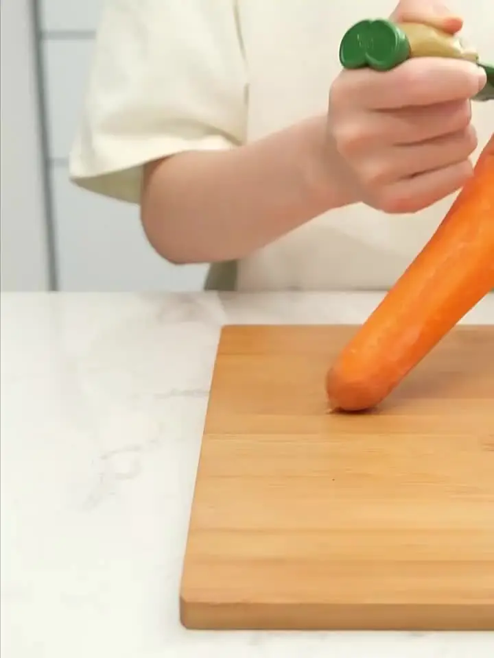Joie ポテトピーラーステンレス鋼の皮むき器果物野菜の皮むき器