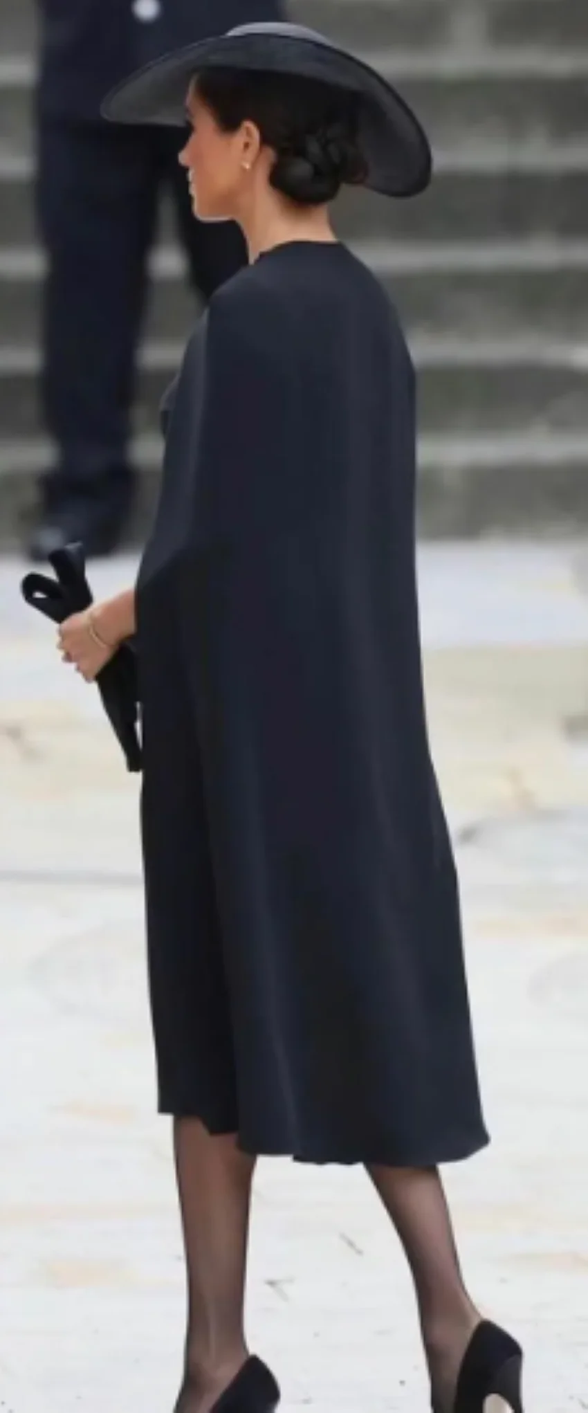 

Othray O-Neck Prom Dress Tea Length Formal Dress for Women Elegant Short Black Crepe Celebrity Dresses With Cape Sheath