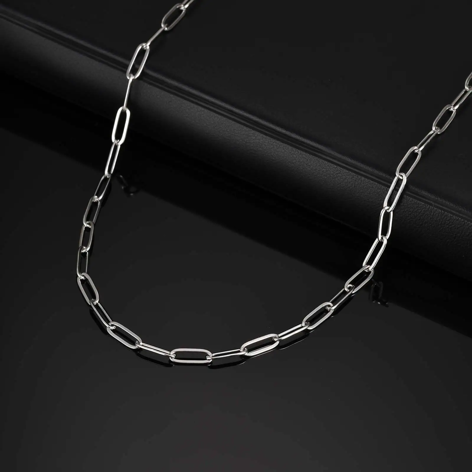 4 mm dünne Halskette für Männer und Jungen, minimalistisches rechteckiges Edelstahlhalsband, Geburtstagsgeschenk für Ihn