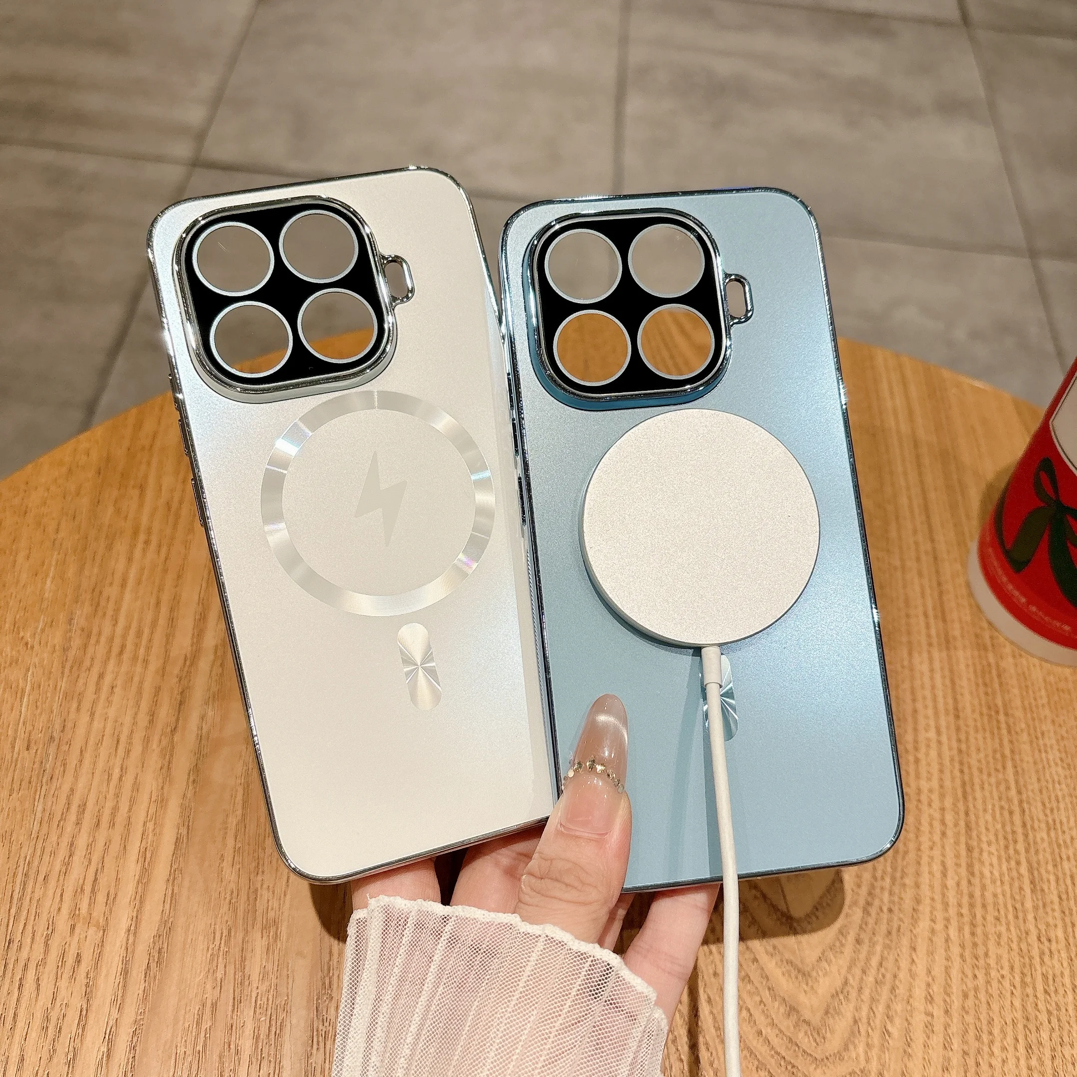 Magnetic tough case for wireless charging showing frosted PC material and built-in magnetic ring.