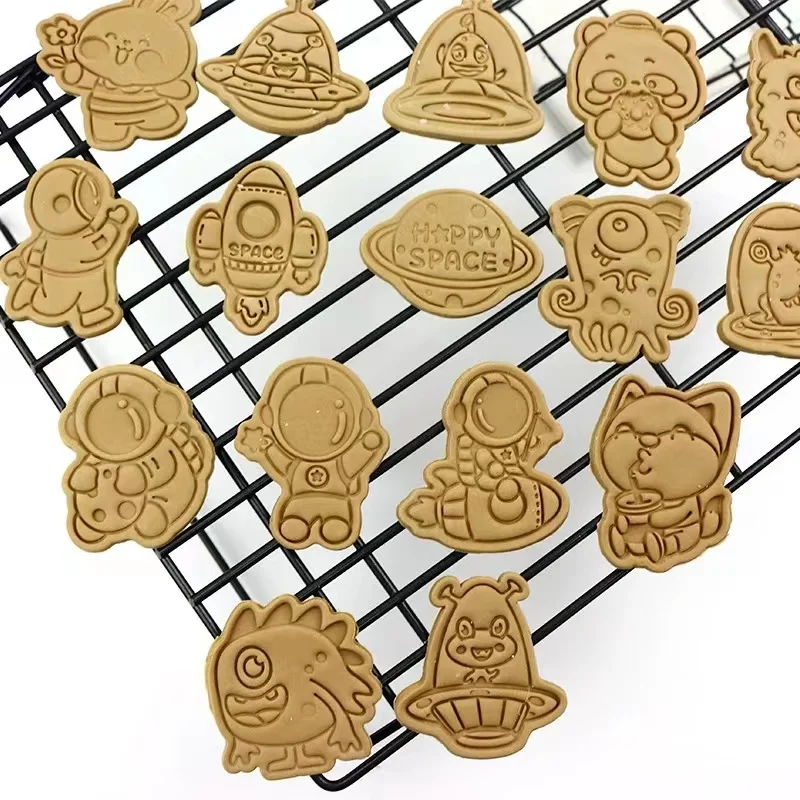 6pcs Cookie Cutter Set Space Astronaut Alien UFO Cute Animal Monster Biscuit Mold Cookie Stamps Baking Mould for Halloween cookie cutter baking mold cookie mould cookie printing mold