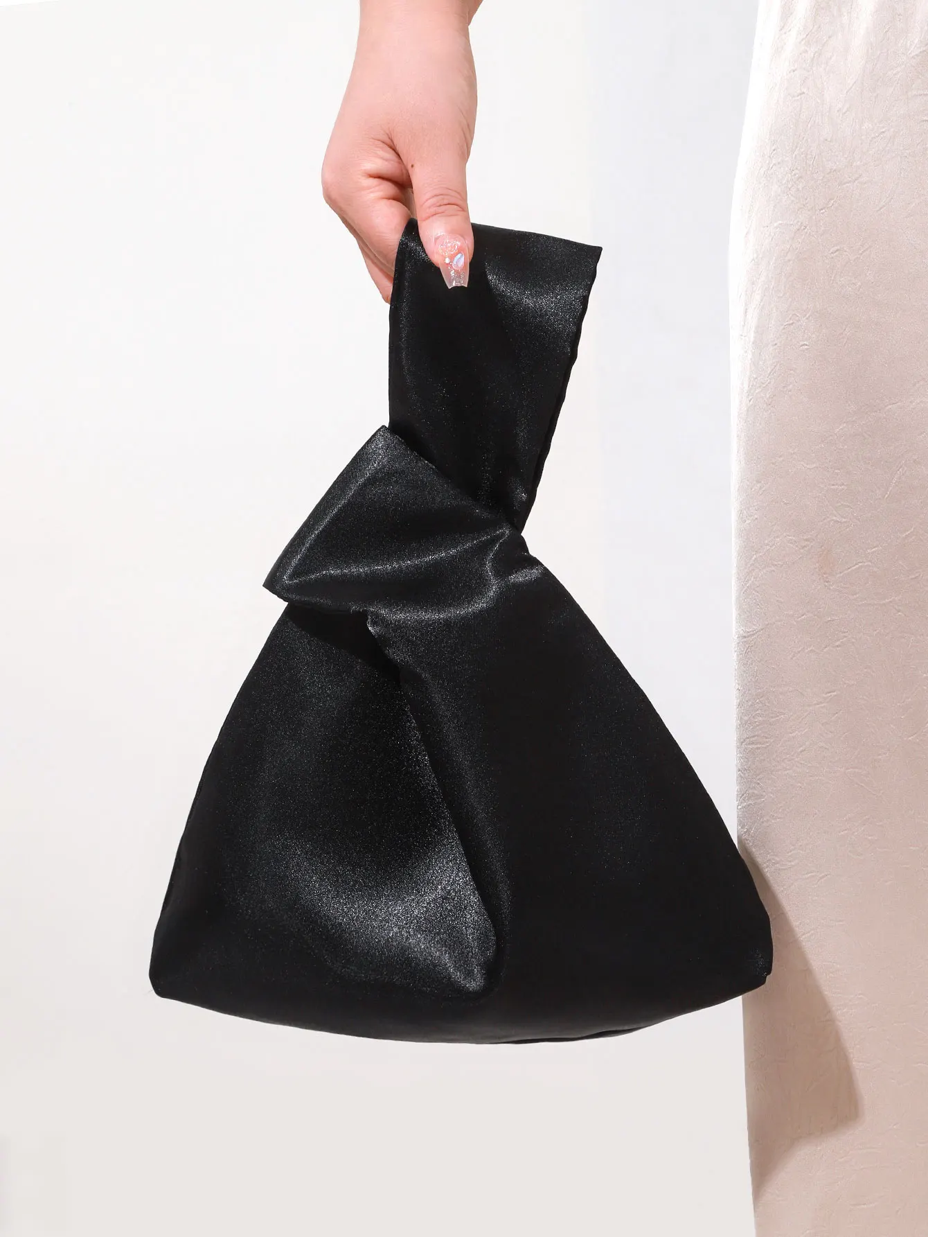 Klassische einfache Satin kleine Tragetaschen für Frauen Retro Rose rot rosa weiß solide unregelmäßige Handtaschen Abendtasche kleine Clutch Geldbörse – Detail 5