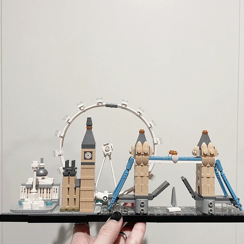 Urban Landmark Building Architectural Model Kit - Creative and Educational Toy Blocks Set (468 Pieces)