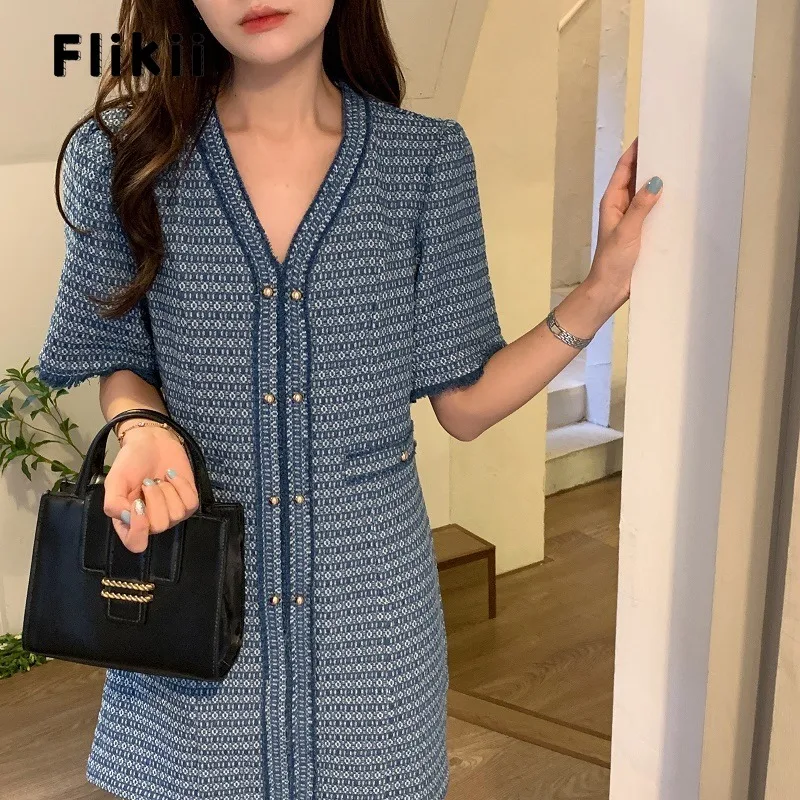 

2024 Spring Korean Vintage V-neck Striped Luxury Short Sleeve Dresses Women's Elegant Classic Office Lady Loose Fit Dress