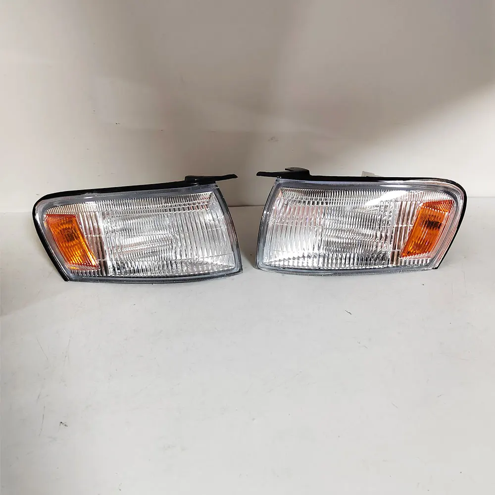 A Pair Car Corner Lights Front Turn Signals 81611-22251