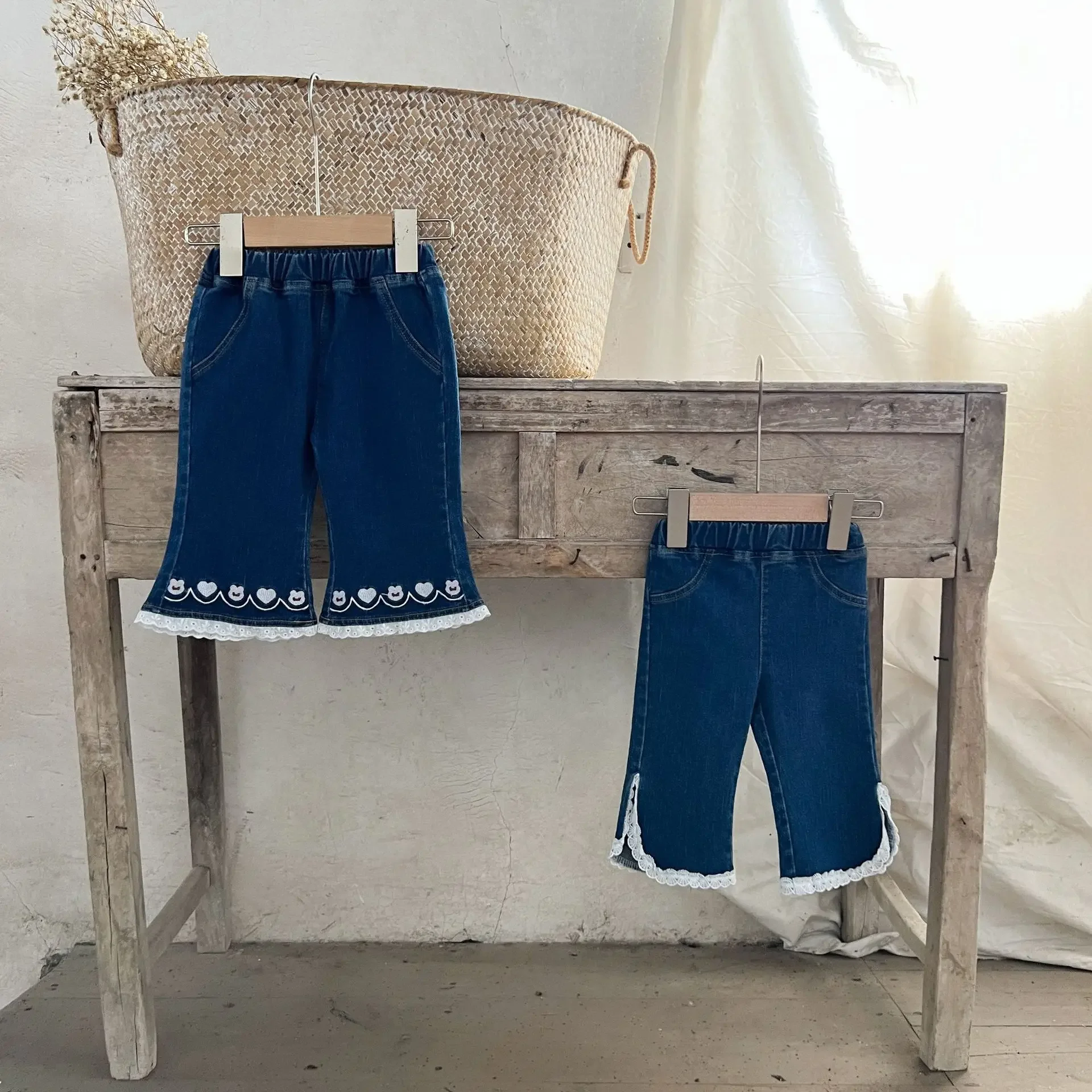 Description Picture 2 of itemGirls' Jeans 2025 Autumn New Fashionable and Versatile Baby Girl Micro Flared Pants Korean Version Lace Jeans