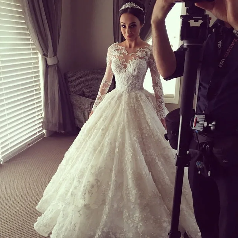 

Amazing Lace Appliques Ballgown Wedding Dresses Robe Mariage Cathedral Train Long Sleeves Illsion Buttons Back Bridal Gowns