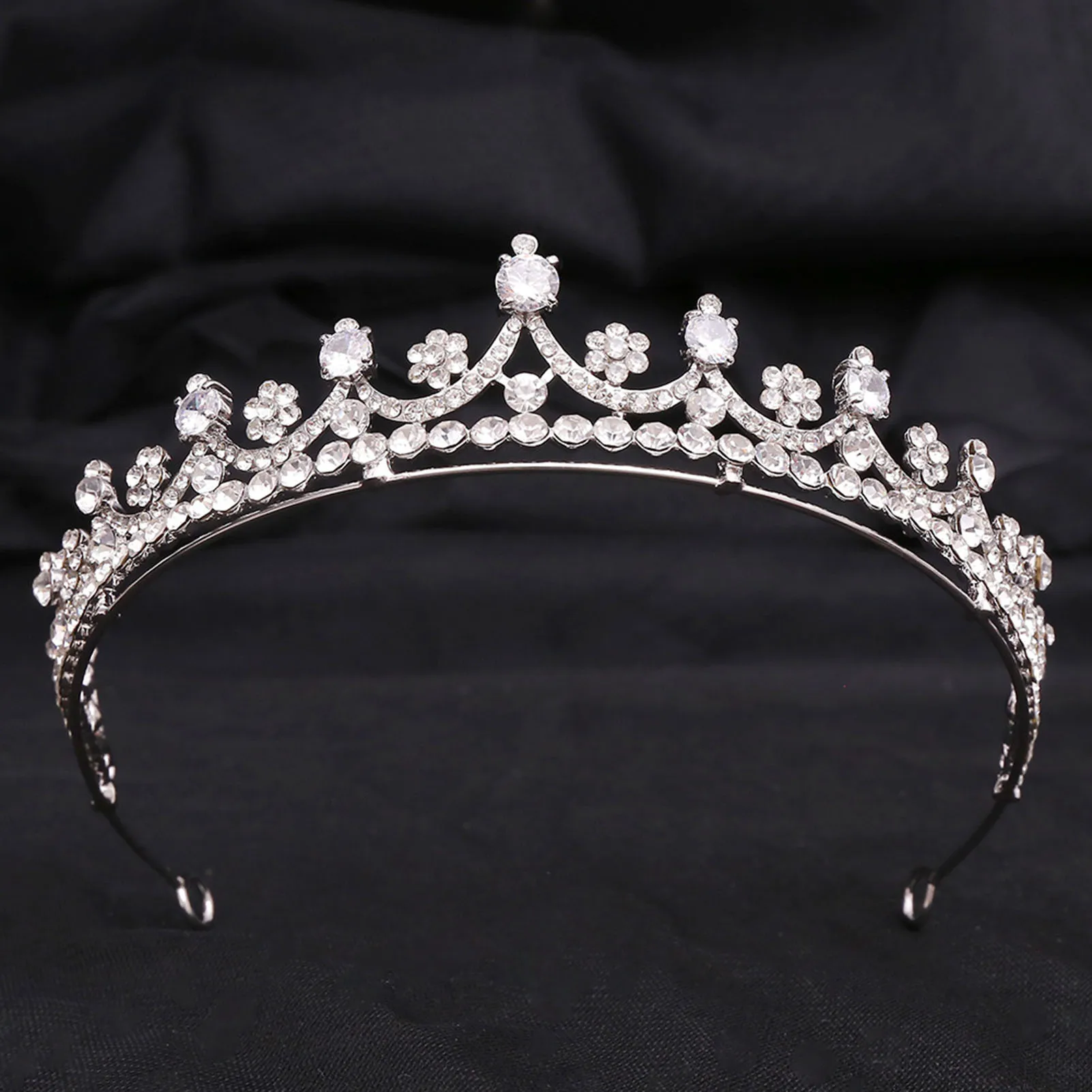 

Simple Crown Queen Hair Jewelry Glitter Crystal Hair Accessories Women Tiara Perfomance Costume Shiny Rhinestone Hair Decoration