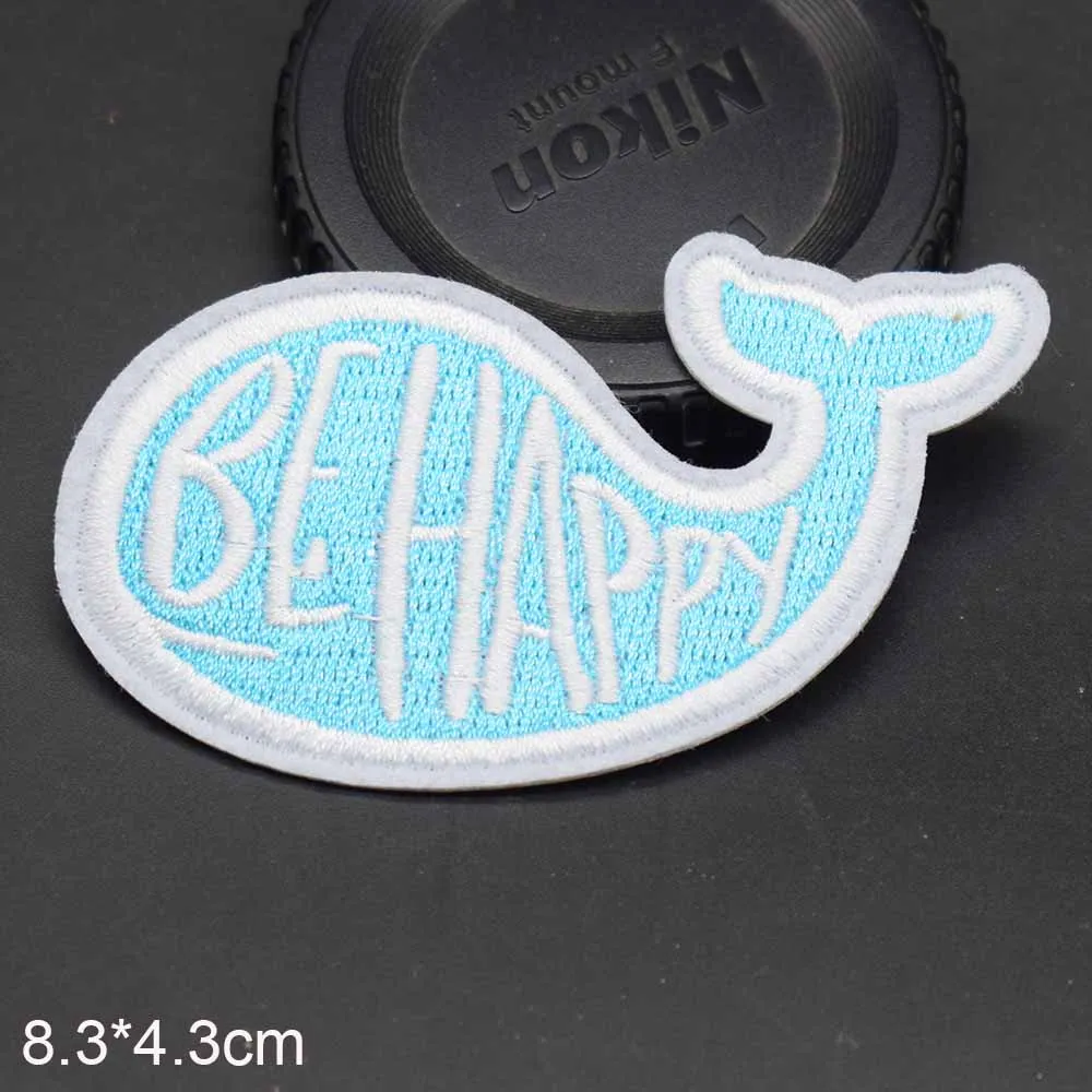 Neuheit Be Happy Whale Animal Eisen auf Patches bestickte Kleidung Patch für Kleidung Kleidung Aufkleber Kleidungsstück Bekleidung