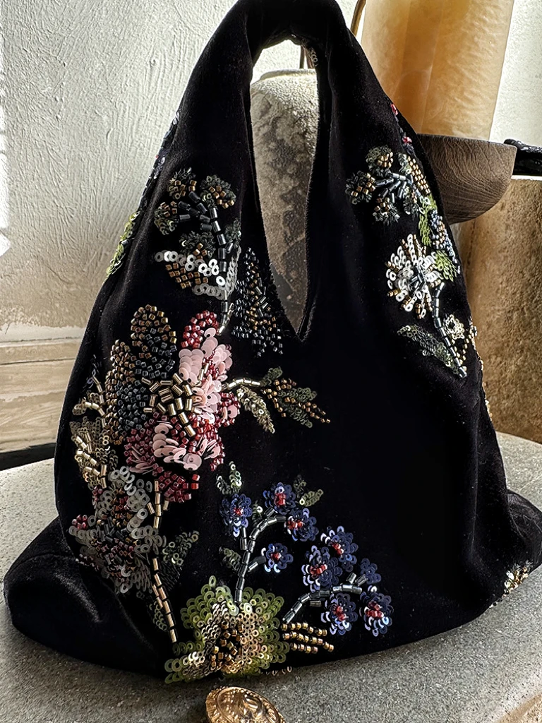 Fashion Velvet sequin embroidered handmade bag Velvet Crossbody Bag Women Design Sense Atmosphere Match Handbag Tote Bag