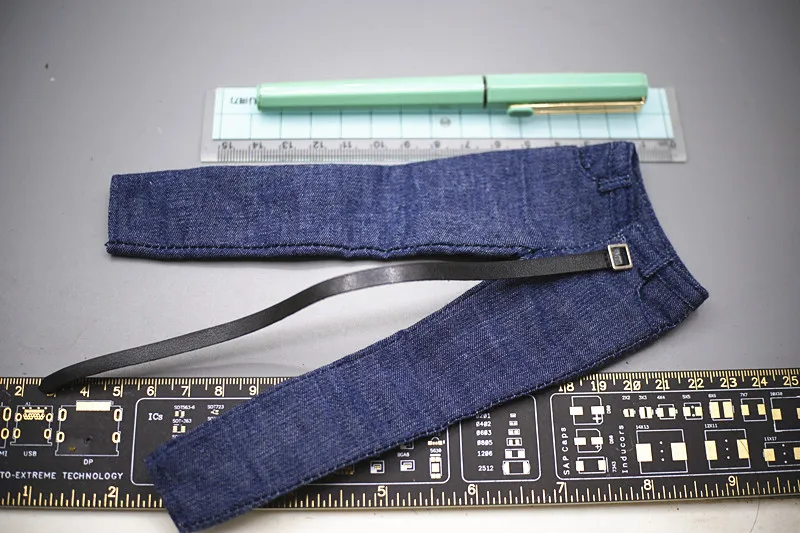 

X-TOYS X-021 Scale 1/6 Residents of the Evil Female Red Locomotive Fighting Women Jeans Pant Waist Belt Accessories Fit 12" Doll