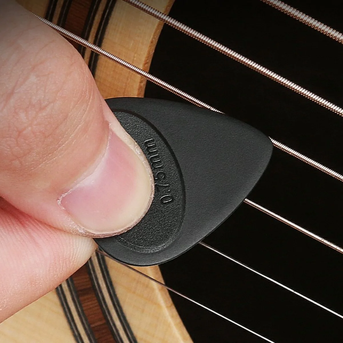Guitar Pick Meideal Guitar Pick Anti-slip Matte Durable ABS Plectrum 0.46 to 1.5mm Thickness Electric Guitar Bass Ukulele Playing