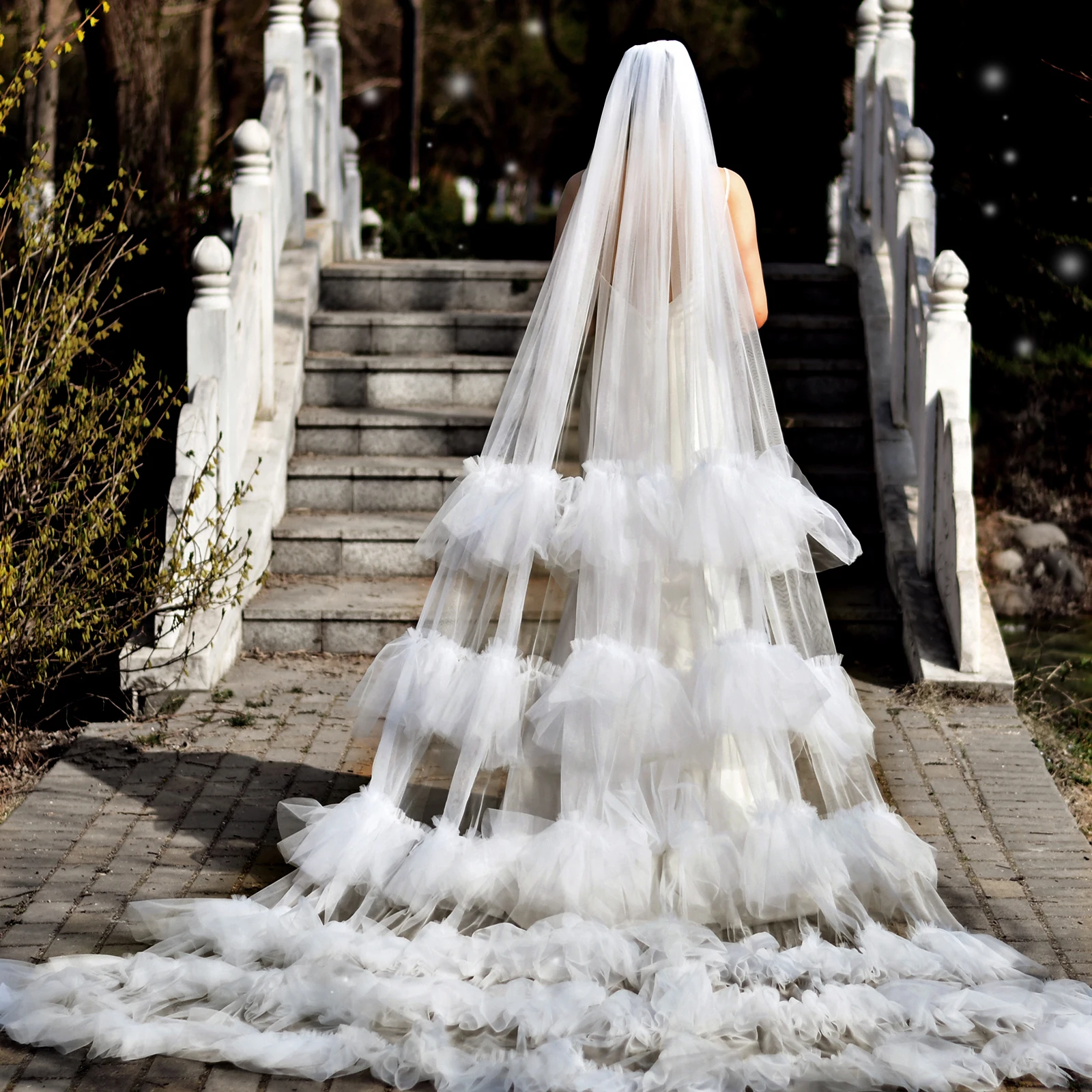 

V117a Bridal Veils Lit. Cake Skir 1 Tier Wedding Veil Soft Lotus Leaf Pleated Edge Romantic Long Cathedral Wedding Accessories