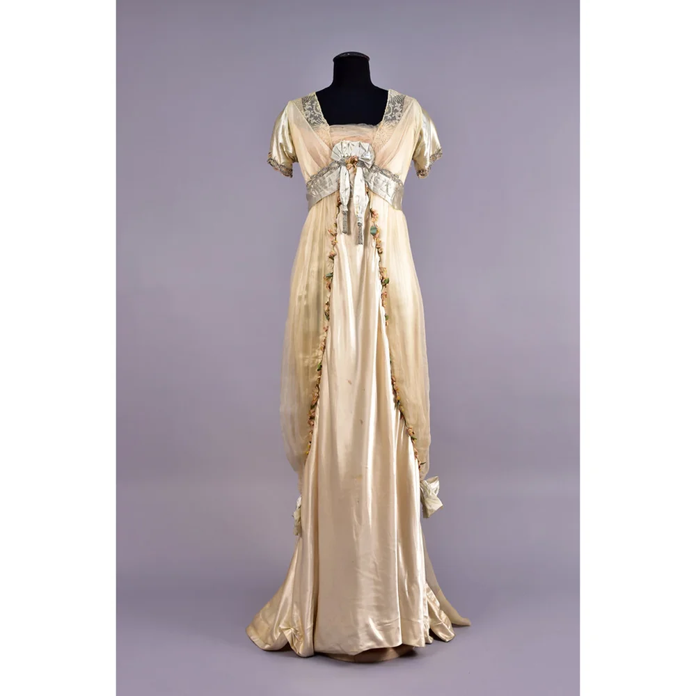 SHORT DRESS WITH SHAPED WAISTBAND THE QUEENS CHAMBER main image 1