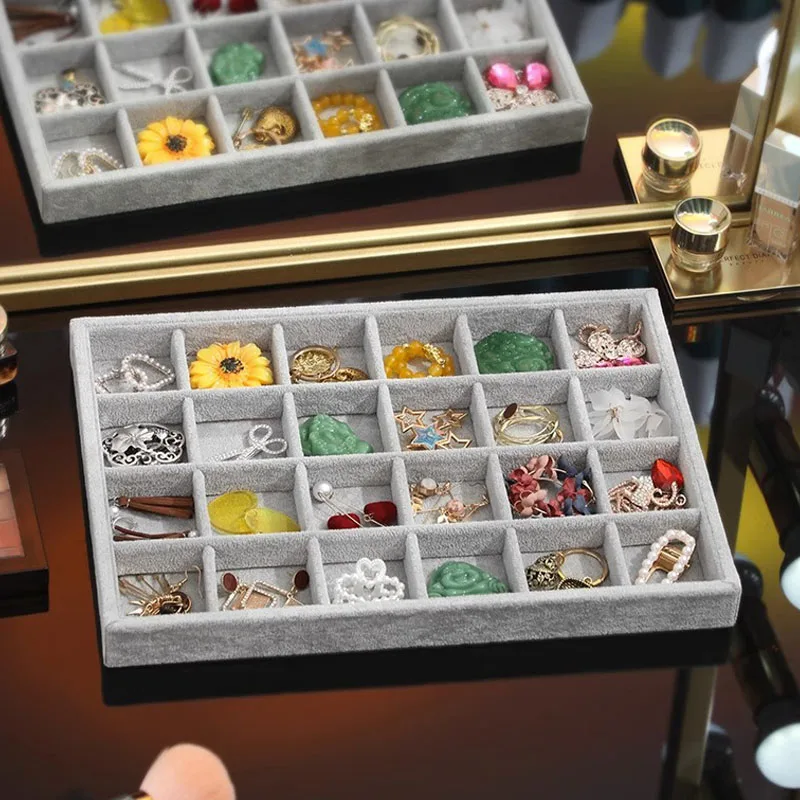 لوحة مجوهرات من الفلانيل الرمادي لوحة عرض المجوهرا...