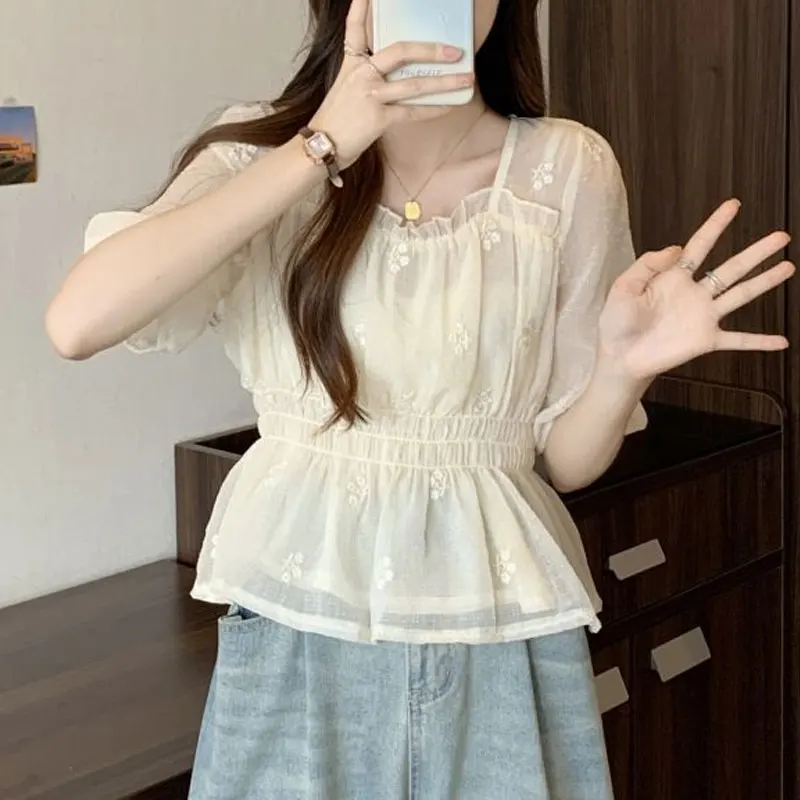 2024 Summer Sweet Waist Shirt French Style Women's Clothing Stylish Floral Embroidery Shirring Elegant Slim Square Collar Blouse