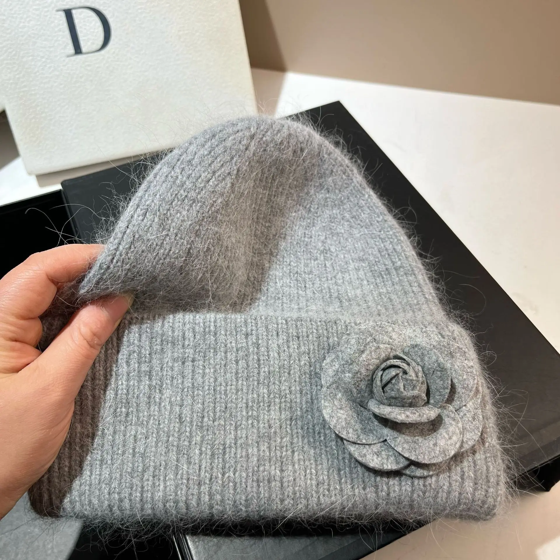 Luxus Marke Kamelie Winter Mützen für Frauen Echt Kaninchen Fell Gestrickte Hut Wolle Skullies Dame Warm Walking Motorhaube Kalten Kappe – Detail 1