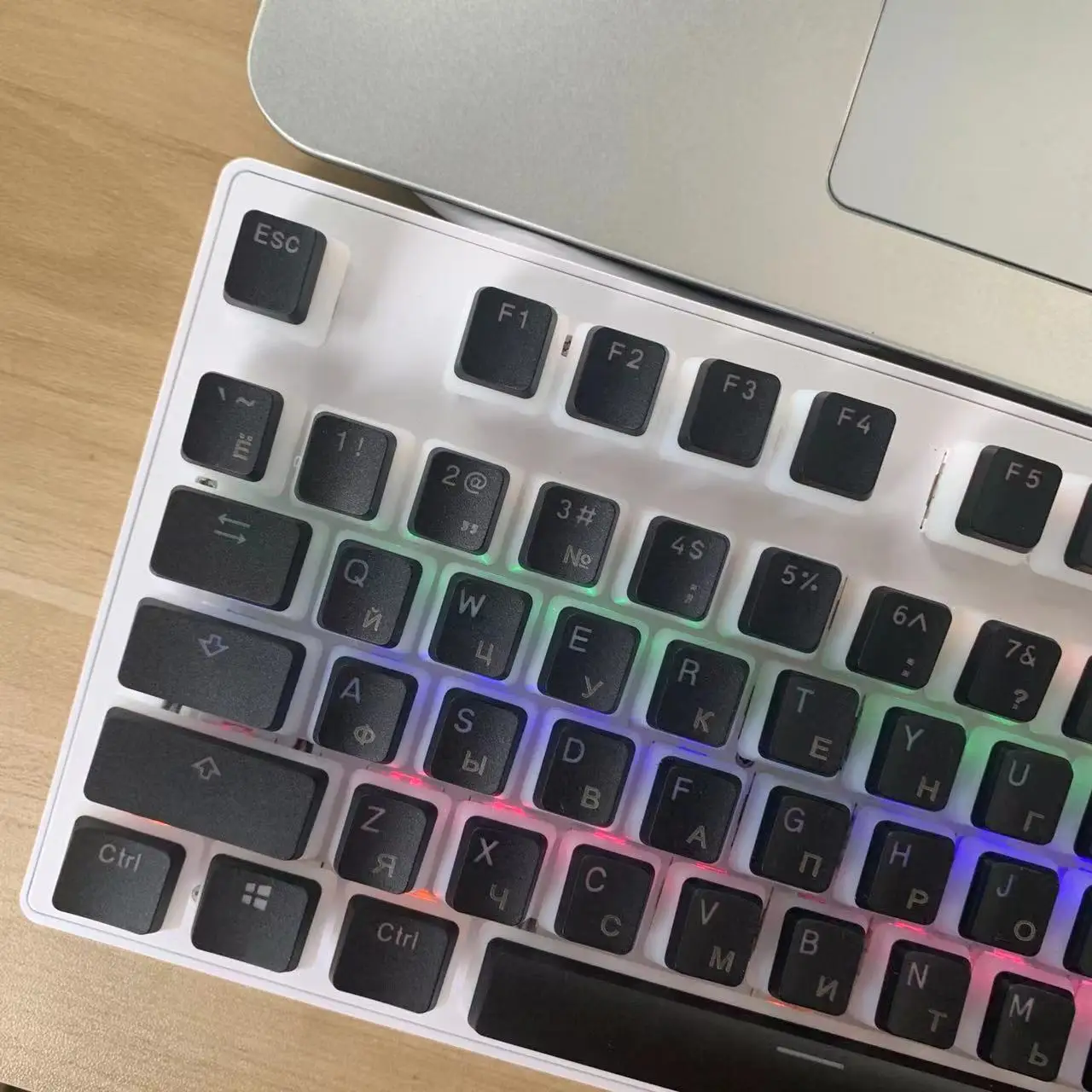 PBT, Conjunto completo de 117 teclas, Layout ISO, Russo, Coreano, Espanhol