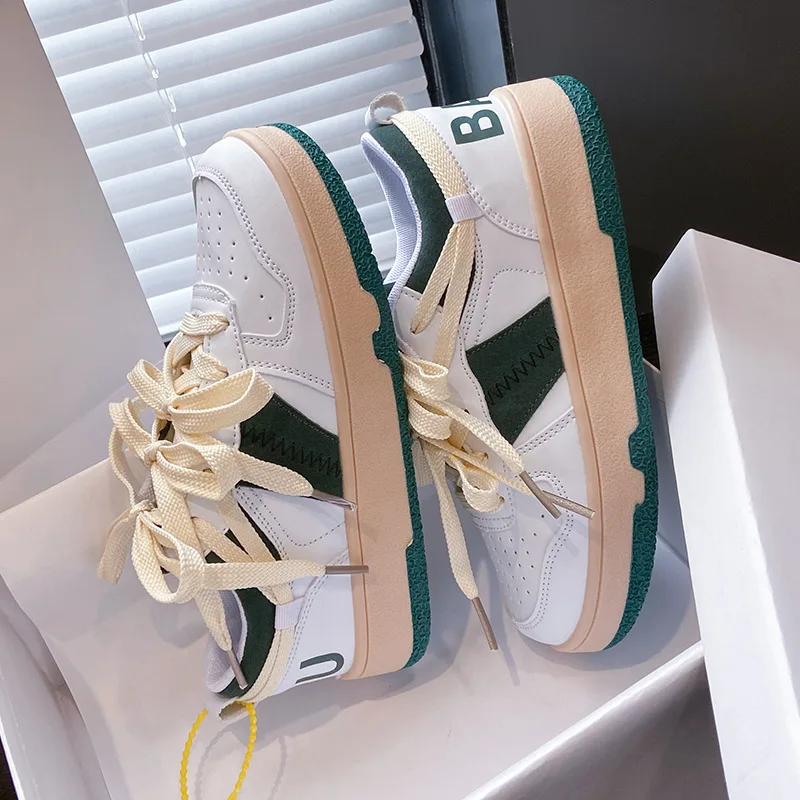 Classics Sneakers Women Shoes New Casual Loafers Low-top Flats Sports Shoes Student Shoes Unisex Ladies Fashion Vulcanize Shoes