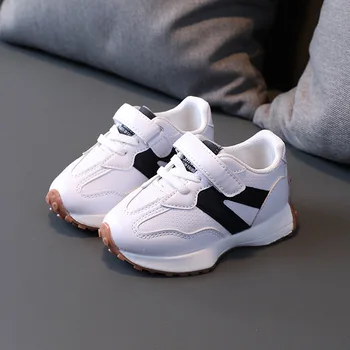 Scarpe per bambini per ragazzo 2022 moda ragazze Sneaker morbida sport da corsa Tenis bambini piatti Casual scarpe da ginnastica da esterno per bambini