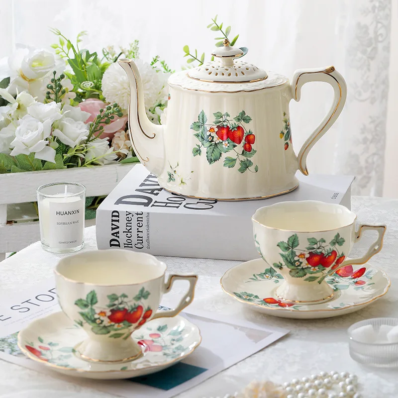 Retro European Strawberry Pattern Ceramic Cup Teacup Teapot Tea Set Afternoon Tea Accessories Coffee Mug Porcelain Cup Kettle teapot cup set