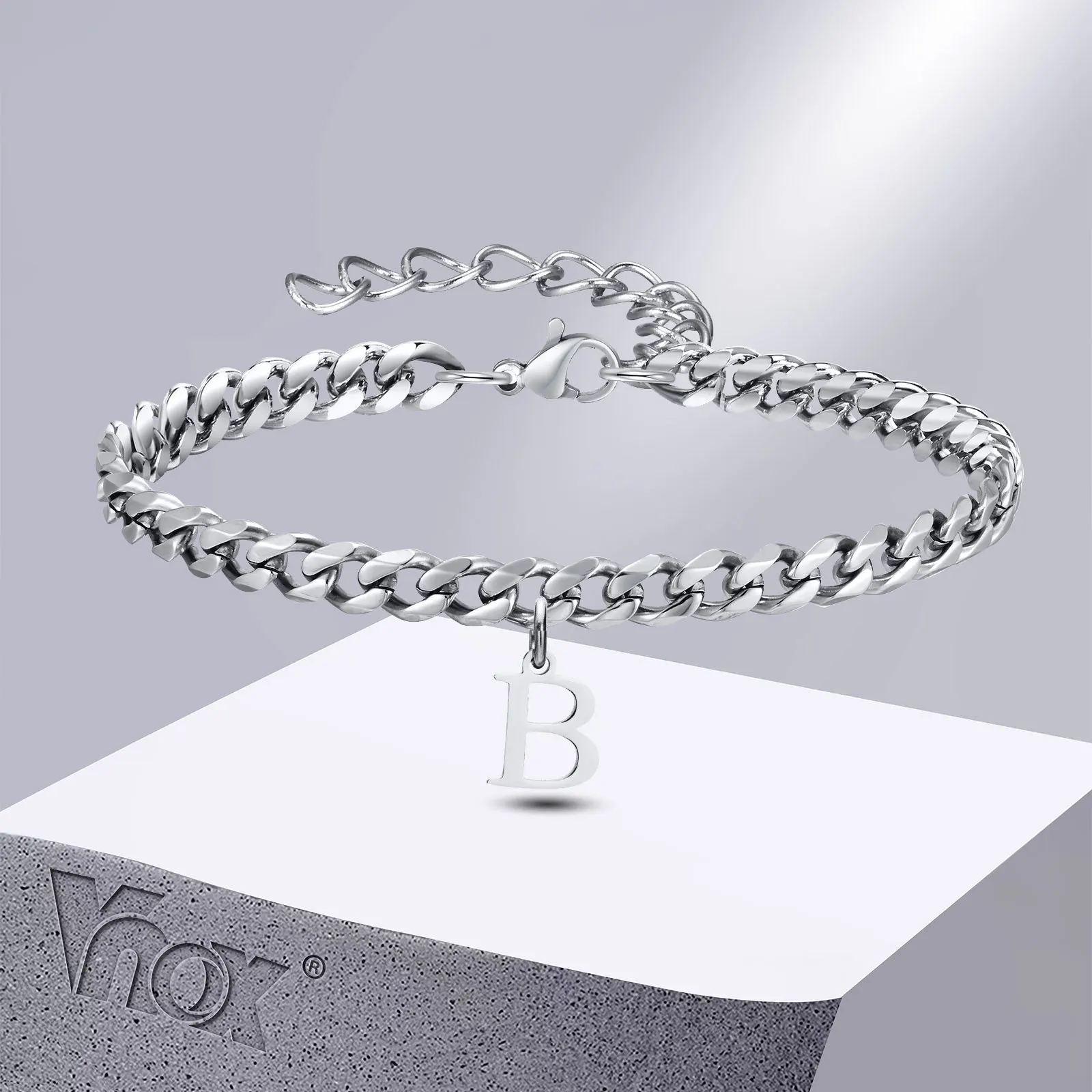 Vnox A-Z-Anfangsarmbänder für Männer und Frauen, nie verblassendes kubanisches Kettenarmband aus silberfarbenem Edelstahl mit 26-Buchstaben-Alphabet