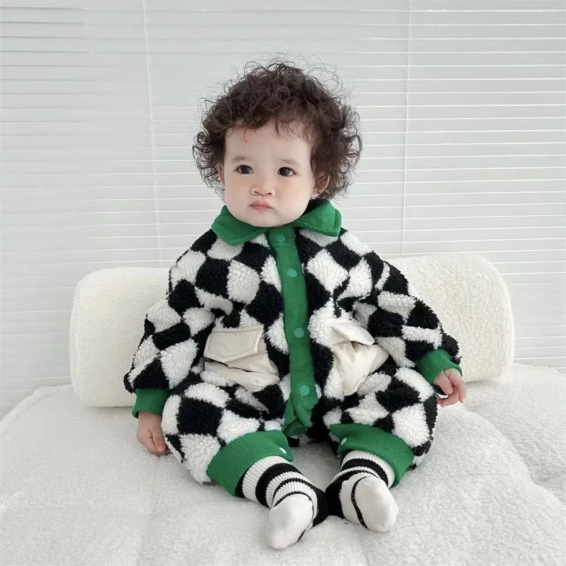 

2023 Winter Newborn Baby Romper Grid Pattern INS Plus Velvet Warm Bodysuit Forinfant Kids Boys, Korean Style Outdoor Clothing