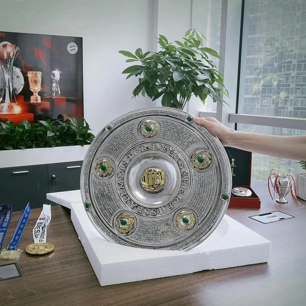 Brand New Bundesliga Trophy Champion Trophy Resin Craft Souvenir Exquisite Gift 3