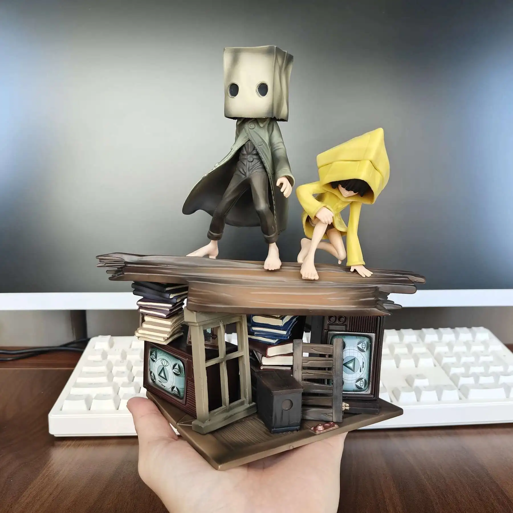 Sb684d4484e8e406ca88ab509e6939410b - Little Nightmares Shop