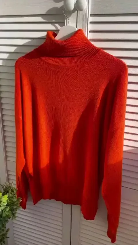 Bornladies  Green turtleneck sweater slit ladies 2025 autumn and winter warm, comfortable and fashionable knitted sweater