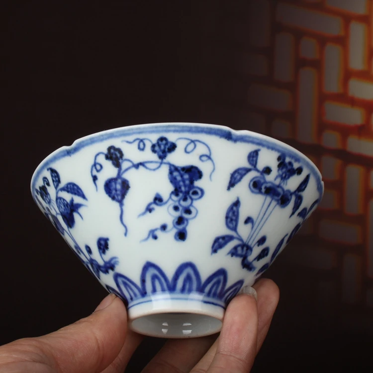 

Чашка с бамбуковой шляпкой Ming yсой, сине-белая, ручная роспись, складные ветки, цветы, чашка для чая, античная керамика, коллекция
