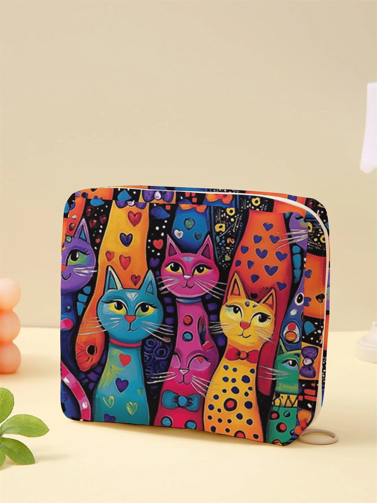 Cartoon cat pattern printed sanitary napkin storage bag, women's lightweight tissue bag, sanitary tissue bag