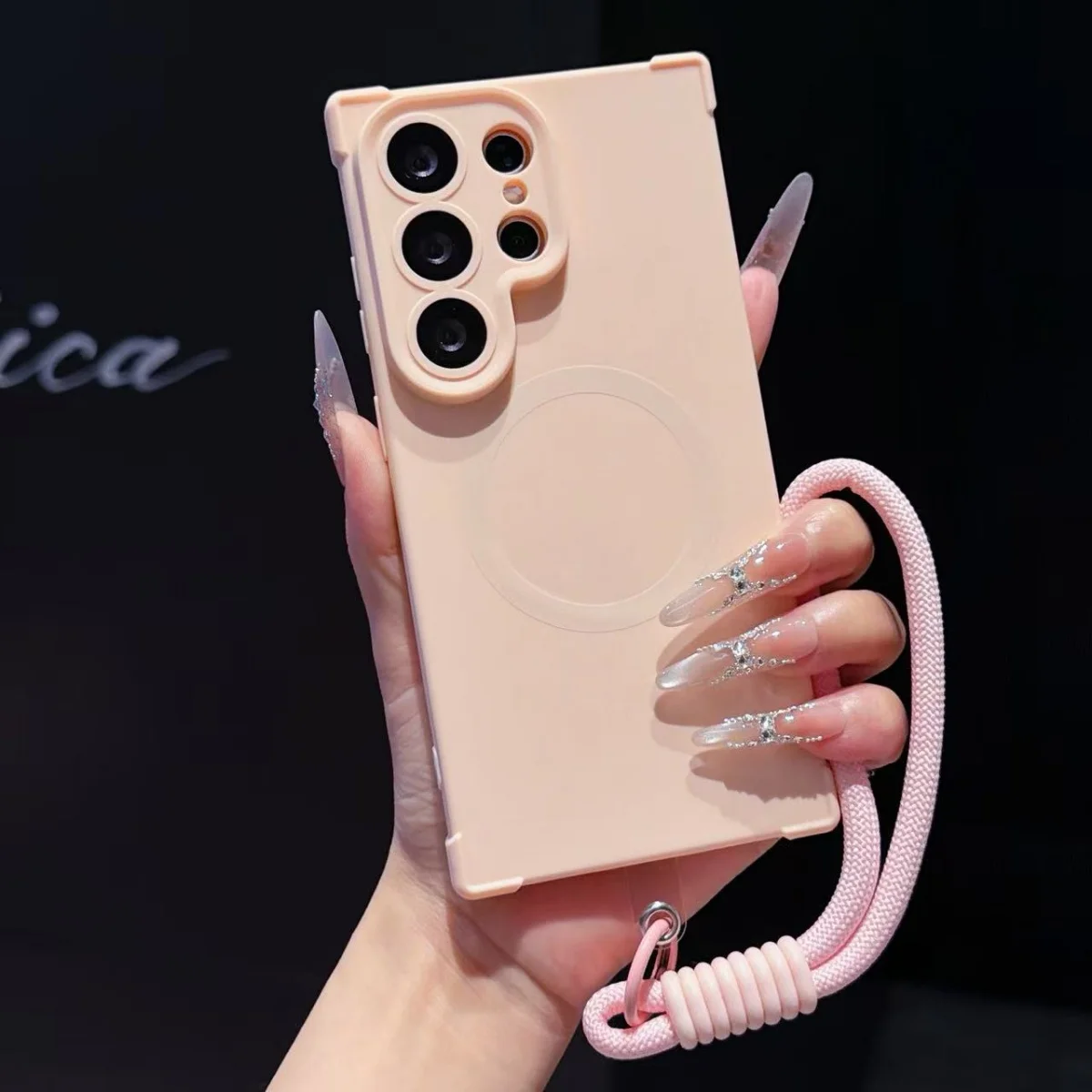Right Angle Anti-Drop Soft Silicone Shockproof Phone Case with Lanyard and Magnetic Compatibility