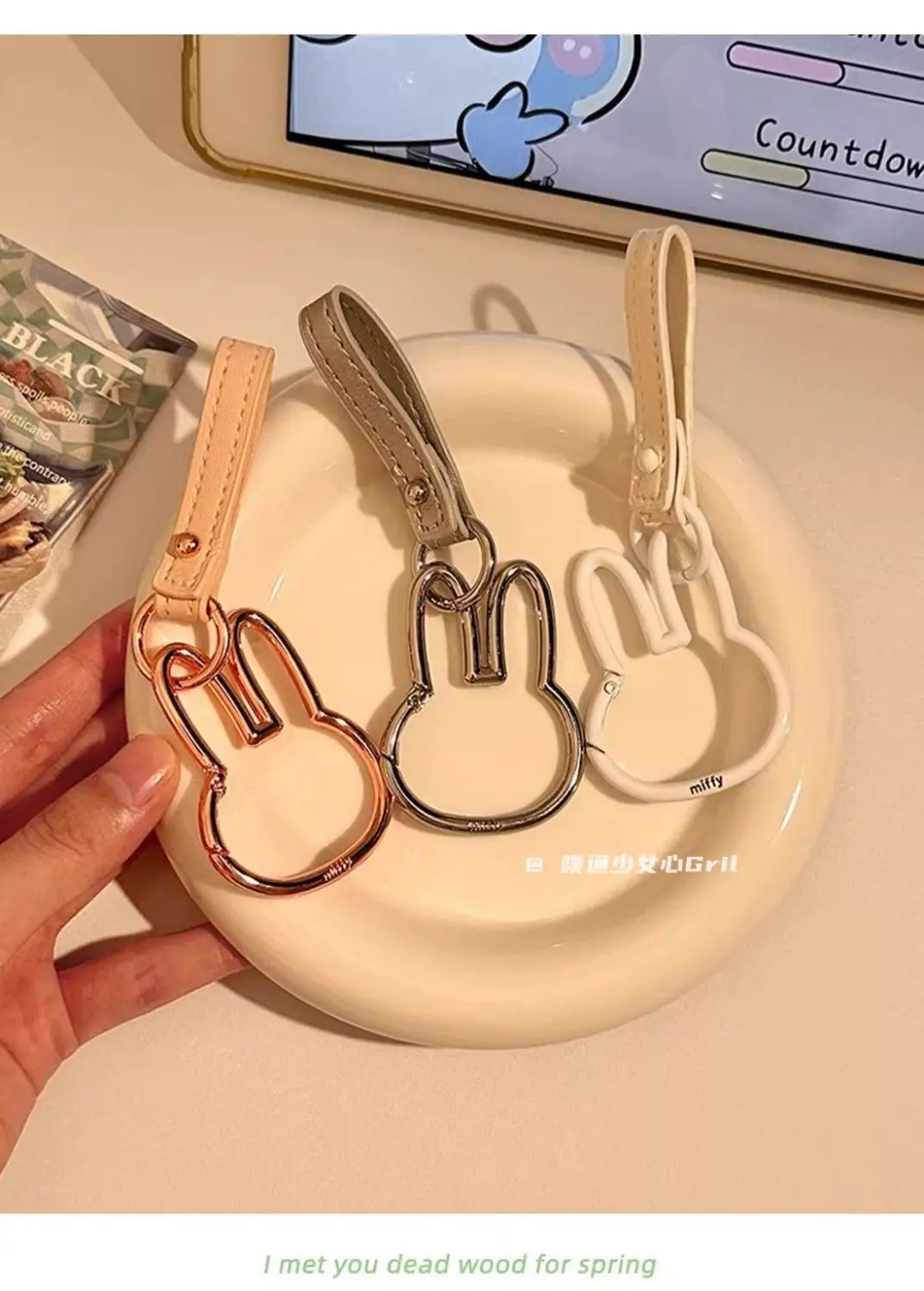Miffy Kaninchen Multifunktionaler Metall-Dekoanhänger Schlüsselanhänger Studenten-Taschenanhänger Animation-Zubehör Paar-Mädchen Urlaubsgeschenk – Detail 3