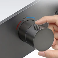 Minimalist ห้องน้ําปืนทองเหลืองสีเทาติดผนัง Thermostatic ก๊อกน้ําอาบน้ํา,ฝังน้ําตก Spout Anti-Scald Bath Mixer TAP 3