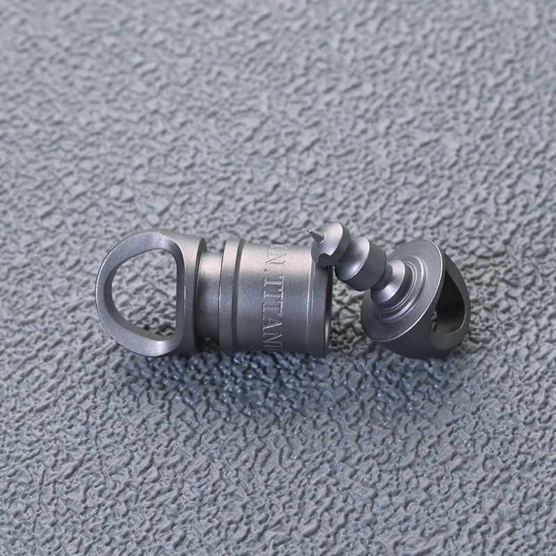 High-End Men Waist Hanging Car Keychain Titanium Alloy Multifunction Quick Disassembly Key Chain Creative key Ring Accessories