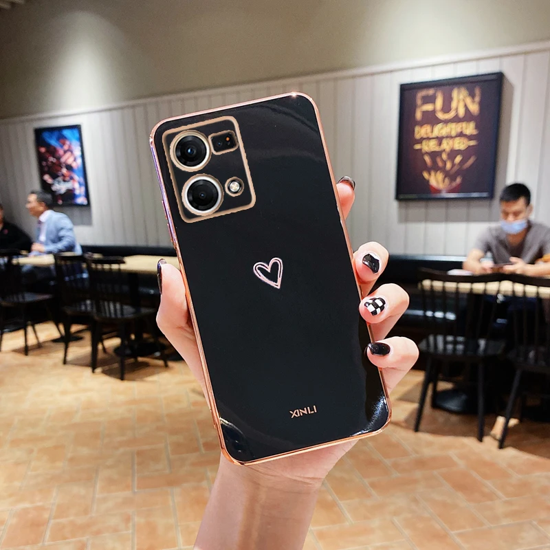 Luxurious Love Heart Design Phone Case – Elegant Protective Cover