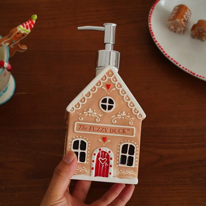Christmas European Hand-painted Relief Gingerbread Man House Ceramic Bathroom Bath Bottle Hand Soap Storage Bottle Home Decor ceramic storage jar