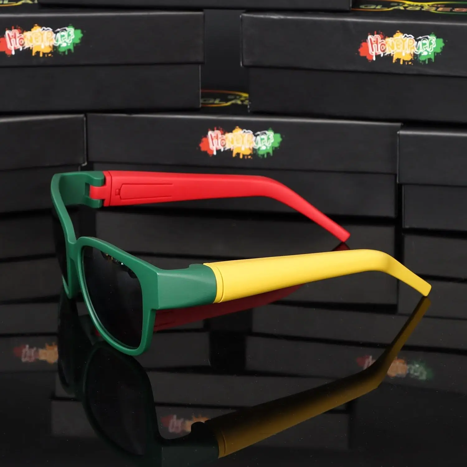 Fashion Sunglasses Fashion Sunglasses with Hidden Horn Tube Storage Removable Glasses Holder Rolling Paper Smoking Accessories Cool Men Gadget