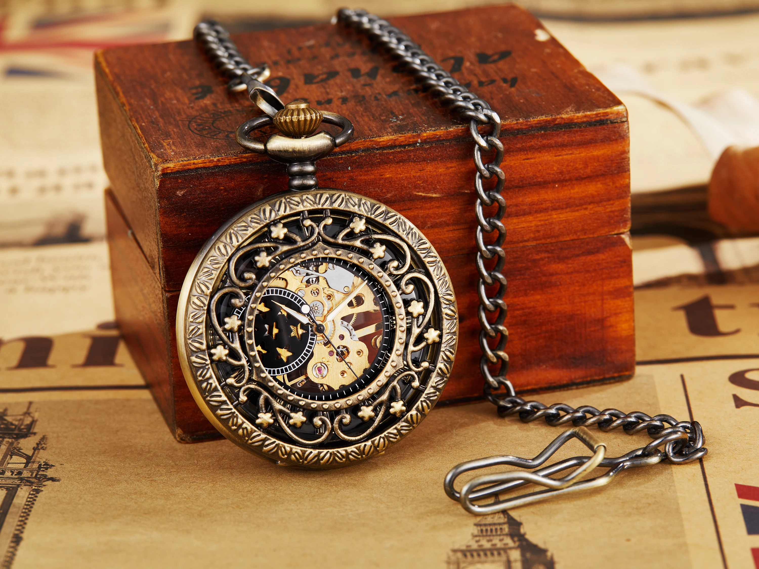 Luxury Star Mechanical Pocket Watch for Men Women Hollow Skeleton Gold Case Roman Numeral Dial Man Fob Chain Pendant Clock 2023