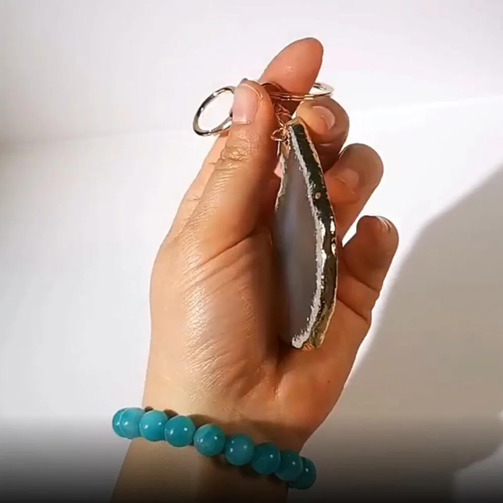 Très beau porte-clés en AGATE NOIRE naturelle pierre roulée lithotherapie reiki
