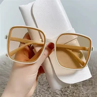 Lunettes de soleil carrées surdimensionnées pour femmes, Vintage, grande monture, Protection UV, nuances classiques pour dames, UV400 3