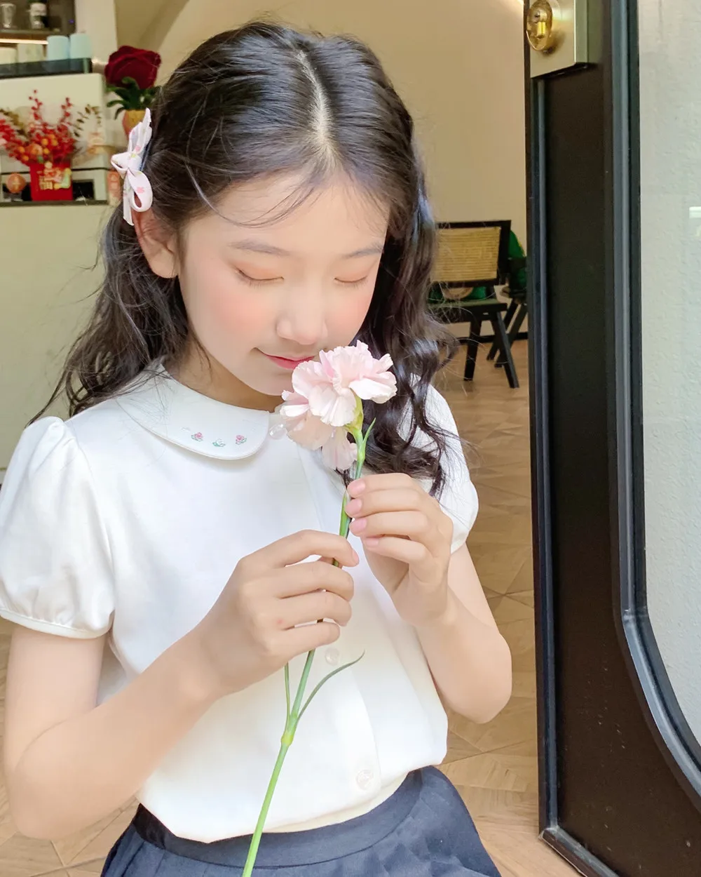 소녀 옷 어린이 옷 여름 소녀 셔츠 사랑스러운 꽃 자수 피터팬 칼라 흰색 셔츠 탑