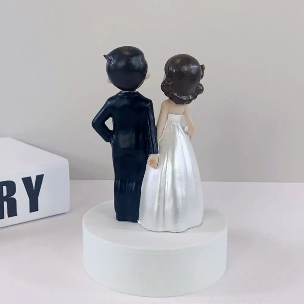 Cartoon Resin Bride and Groom Ornaments Figurine Wedding Ornament Cake Topper Decor Valentine's Day Gift