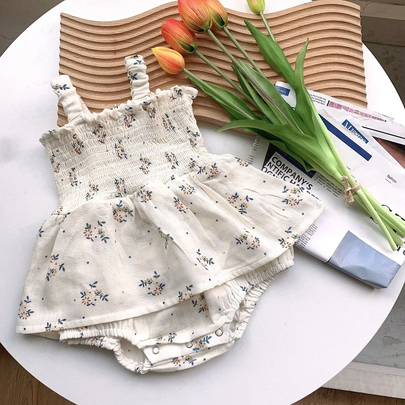 

2023 Smocked Rompers for Baby Girls Kids Smocking Floral Printed Bodysuits Toddlers Suspender Spanish Jumpsuits Infant Playwear