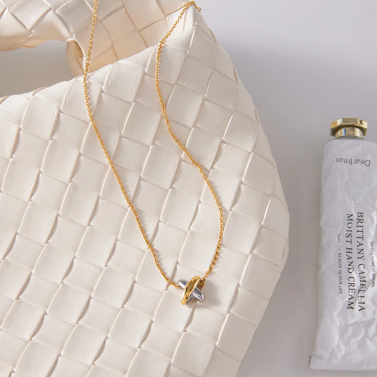 New Stainless Steel Gold&silver Double Color Mini Wide Cross Pendant Neckalce 18K Gold Plated Stackable Chain Choker Non Tarnish