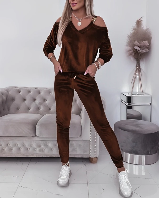 

Fashion Two Piece Set Women Outfit 2023 Autumn Clothes Chain Decor Cold Shoulder Long Sleeve Velvet Top & Casual Slim Pants Set