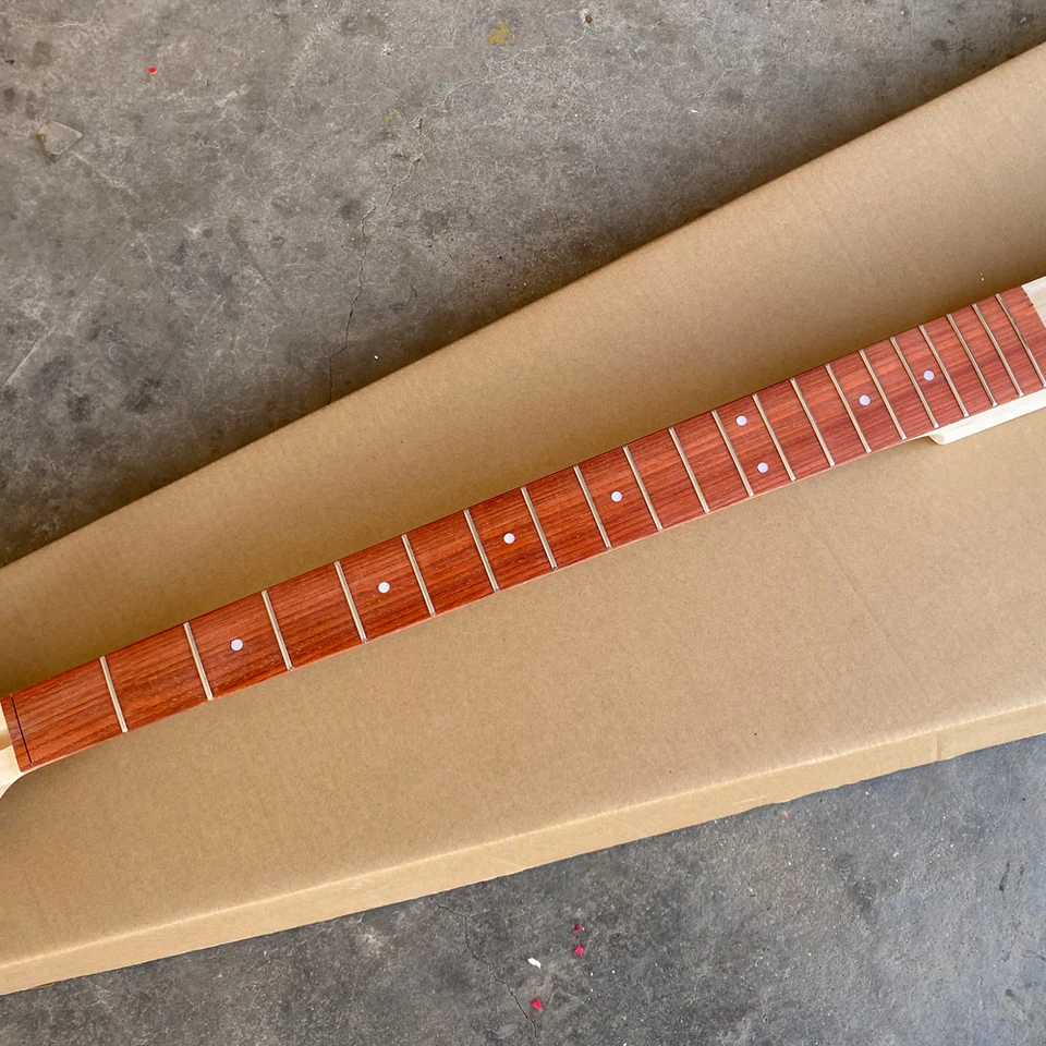 フレットレスベースネック　メープル　ローズウッド Amazon | Vetimobato ジャズ ベース ギター ネック メープル