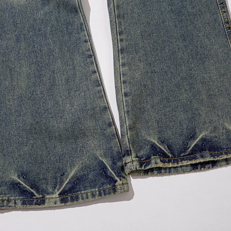 Рисунок 4 - Женские расклешенные брюки из джинсовой